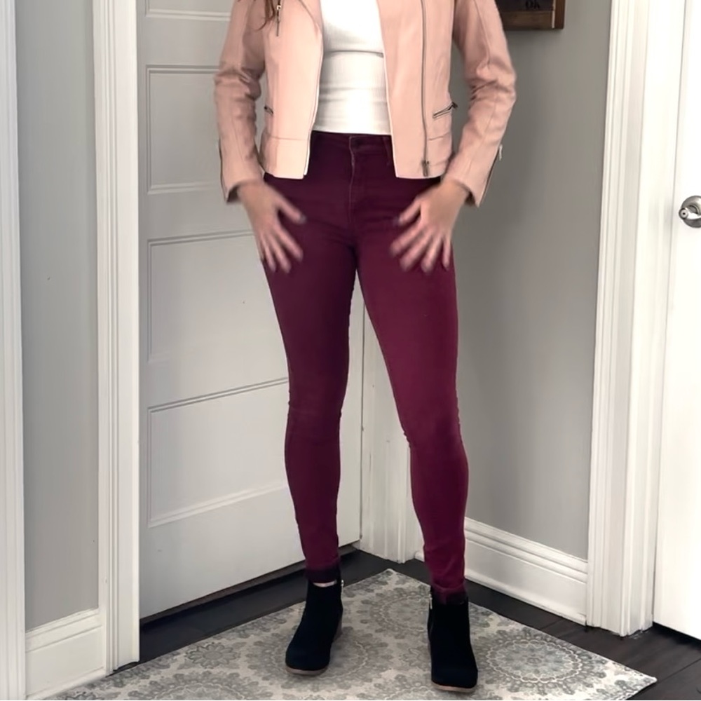 Old Navy High Rise Rockstar Skinny Jeans in Cranberry Color Size 6L
